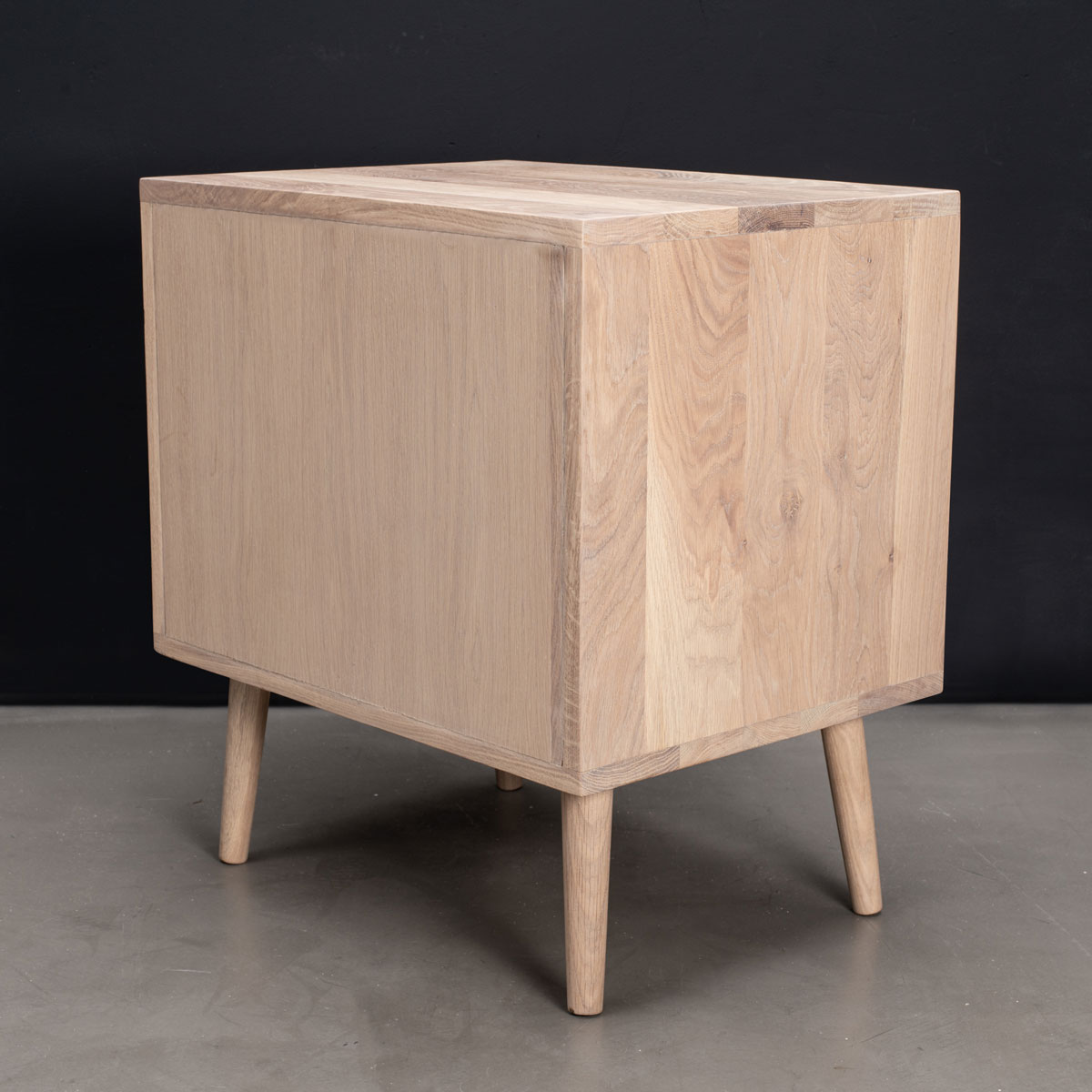 Fluted Master Pedestal - Image 5